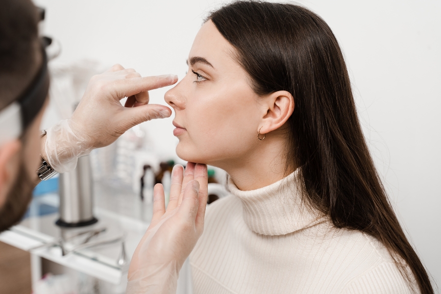 Jak poprawić wygląd nosa bez operacji? Jak poprawić wygląd nosa bez operacji?